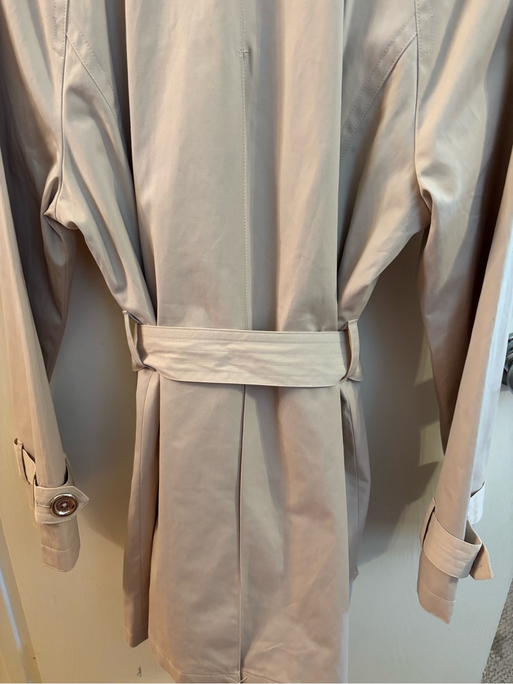 Michael Kors Light Beige Double-Breasted Trench with Notched Lapel - Picture 8 of 14